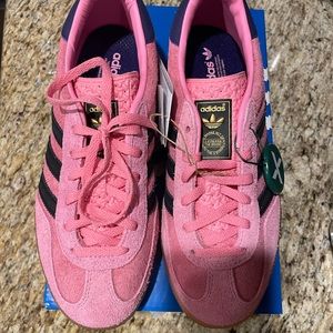 Adidas gazelle bliss pink sneakers